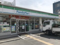 ファミリーマート伏見中書島店