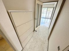 廊下の収納棚