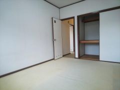東側洋室