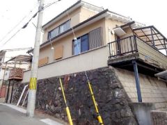 現況古家が建っています